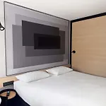 Ibis Ouest - A9 מלון