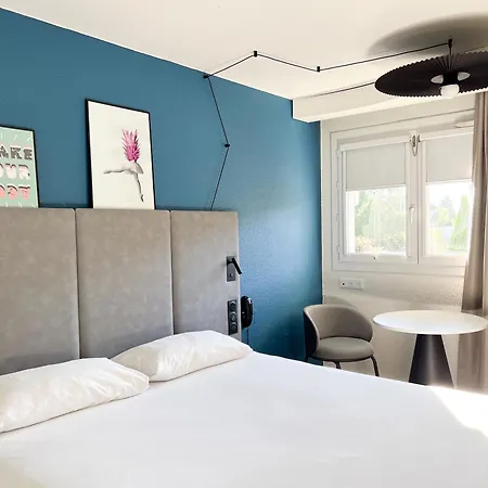 Ibis Ouest - A9