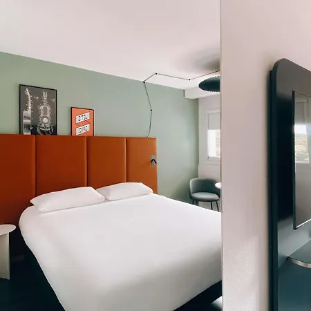 Ibis Ouest - A9