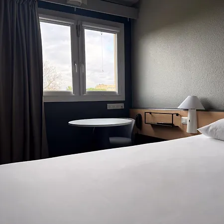 Hotel Ibis Ouest - A9 3*