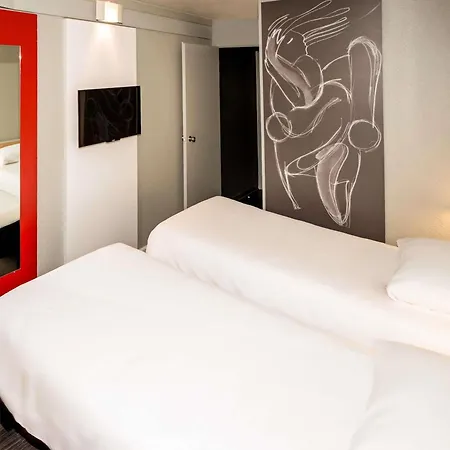Ibis Ouest - A9 3*