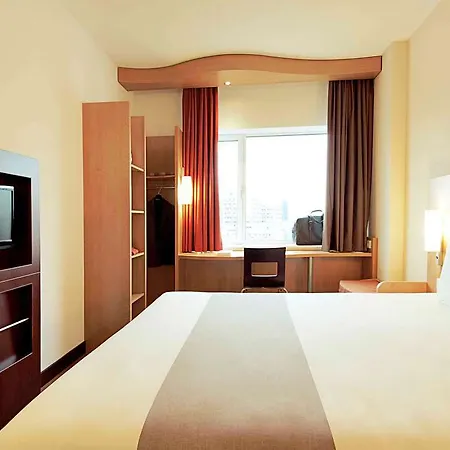 Ibis Ouest - A9