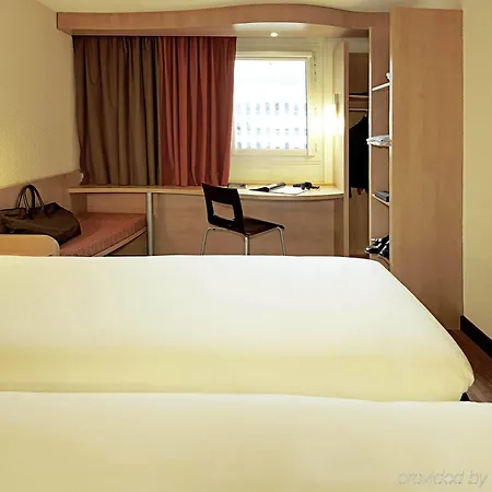 Ibis Ouest - A9 3*