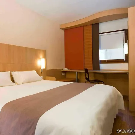 Ibis Ouest - A9